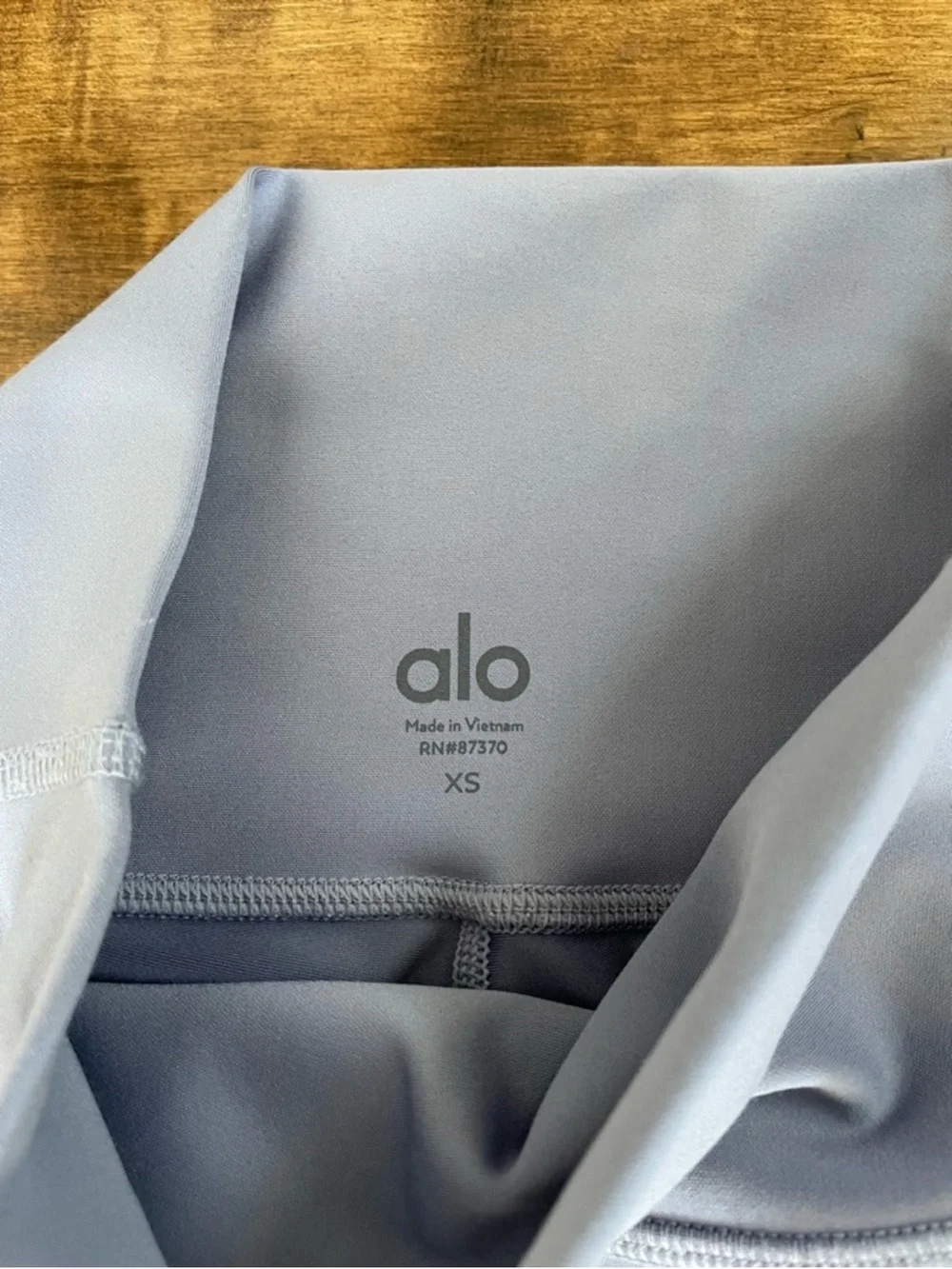 ALO Yoga very minor